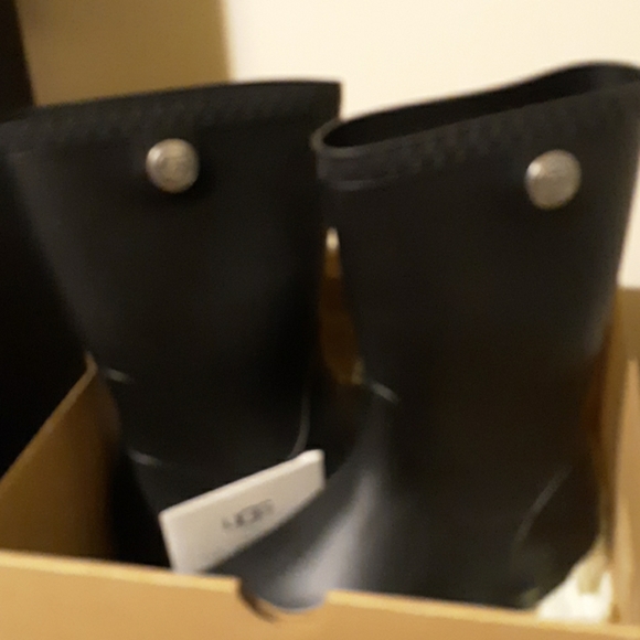 Ugg Rain Boots - Picture 2 of 4